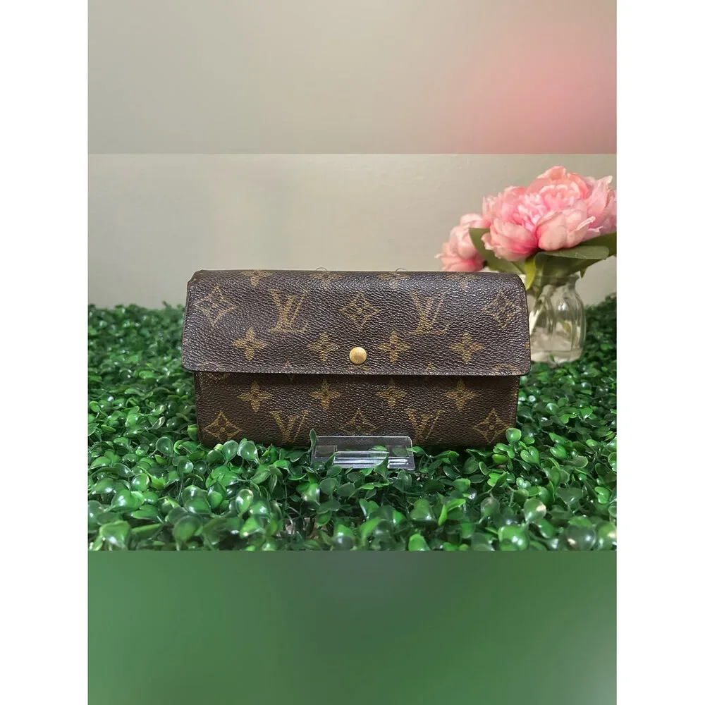 Louis Vuitton Vintage Monogram Sarah Wallet or Wallet on Chain Date Stamp CA0094